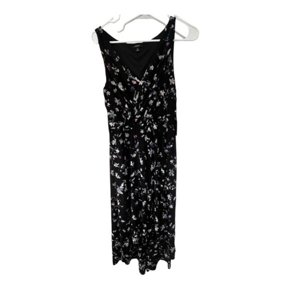 NWT Simply Vera Vera Wang Black Dress with Purple and White Floral Design